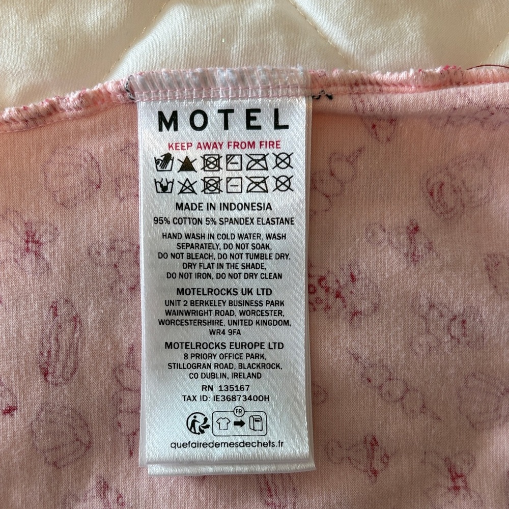 Motel Isna Printed Bow Cami Crop Top Pink Red size Medium Urban Outfitters UO - Picture 6 of 6